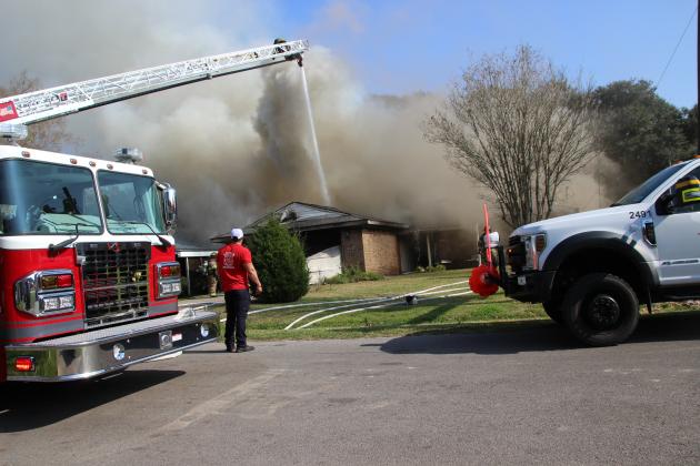 Fire and heavy smoke was seen at a Hill Street home.