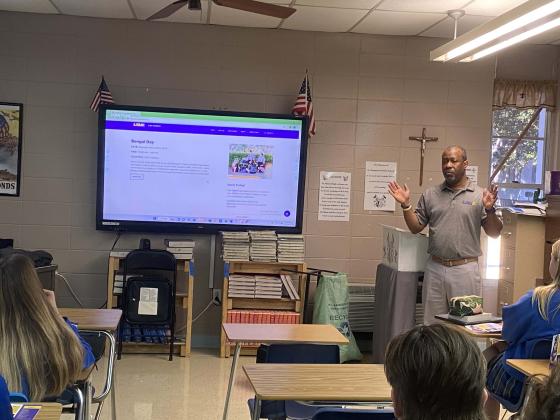 Chad Jones, institutional liaison officer at LSUE, presented different campus topics to St. Edmund High seniors.