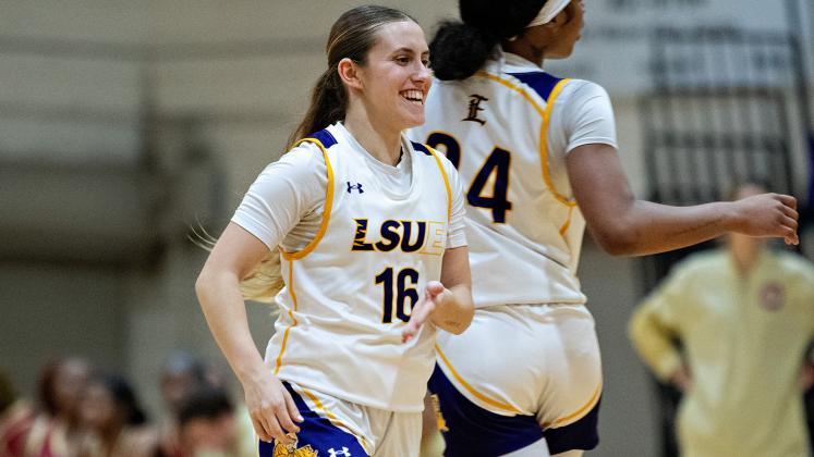 LSUE Bengal’s Edurne Diaz. (Photo by Travis Webb)
