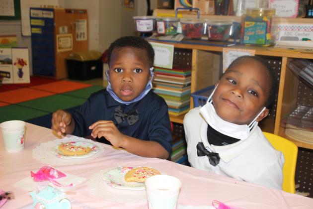 Ja’Qualyn Mouton, left, and Carsyn Shillow.
