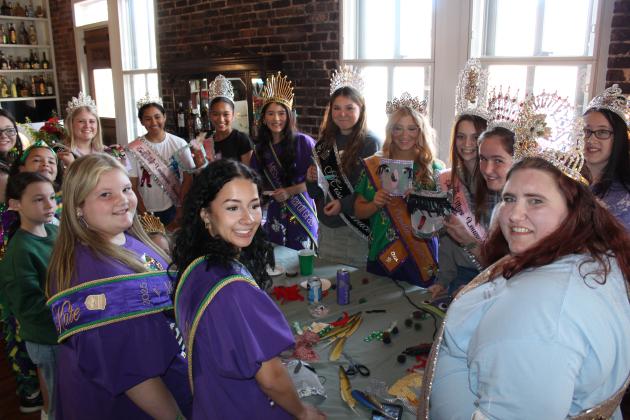 Jean Johnson and Paul Feavel invited Eunice queens and local area queens Sunday to their upstairs apartment for a lesson on making traditional screened Mardi Gras masks.