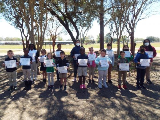 Glendale Elementary honored its Students of the Week for March 14-18. From left, are Colton Johnson, Jayla Freeman, Kyra Garcia, Hayden Hooter, Emyia Frank, Hadlee Smith, Kord Strother and Kevin Cruz. In back, from left, are Harmony Batiste, Rhaylee Ott, Dallas Rougeau, Jiazin Jiang, Kerryanna Richard, Kason Daniels, Zoey Fisher and Katlyn Klumpp. Not pictured is Amelia Miller. (Submitted photo)