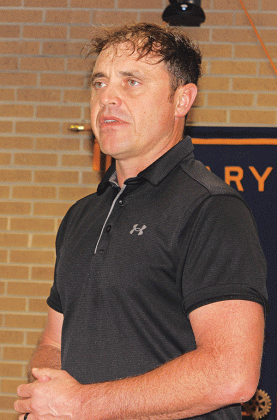 Doug Cramer, warning coordinator meterologist with the National Weather Service of Lake Charles, spoke on Wednesday to the Eunice Rotary Club. (Photo by Myra Miller)