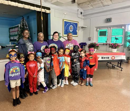 Highland students honor cafeteria staff