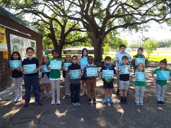 Glendale Elementary recognized its Students of the Week for May 24-28. In front from left are Alejandro Enriquez, Madison Miller, Connor Lazaro, Quandrick Poullard, Cayson Miller, Rylan Guidry, Leah Linch and Jeanica Rider. In back, from left, are Karmyn Chavis, Gabriella Shields, Payton Edwards, Scarlett Bergeron, Nathan Collins and Brylon Bernard.