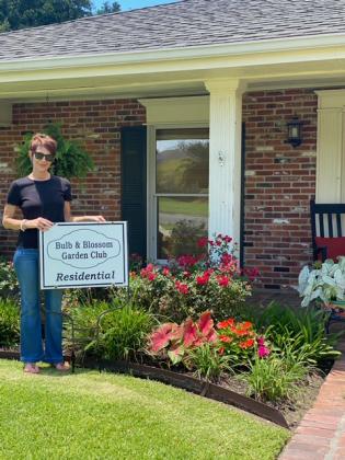 Residential Yard of Month chosen