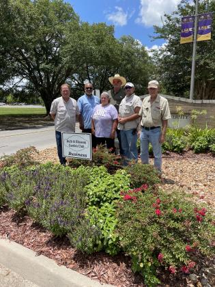 LSUE receives the Business Garden of the Month marker