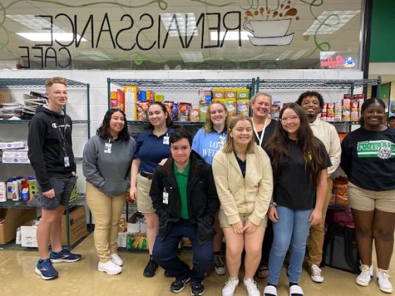 Eunice High Pay It Forward Club holds a food drive