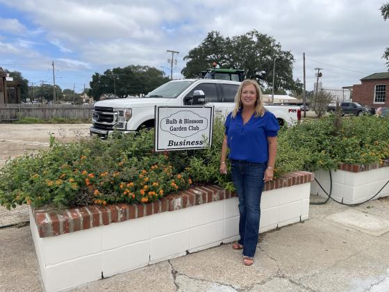 Sold Realty LLC located on West Laurel received the Business Garden of the Month presented by the Eunice Bulb &amp; Blossom Garden Club. The business is newly opened by Lisa Aguillard, realtor. The building was completely remolded and has upgraded her corner lot. It has large raised brick planters filled with Knock Out roses, lantana and plumbago.