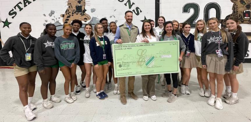 The EHS Alumni Association made a donation of $1500 to the EHS cheerleaders for their participation and hard work during the annual Alumni Tournament.