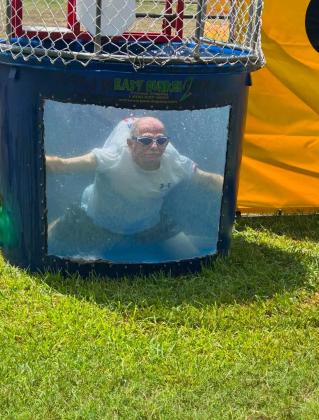 Dunk tank