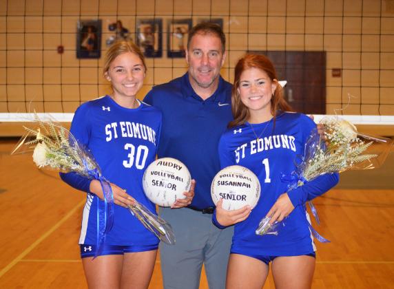 From left are Audry Chaumont, SEH coach Barry Manuel and Susannah Summerlin.
