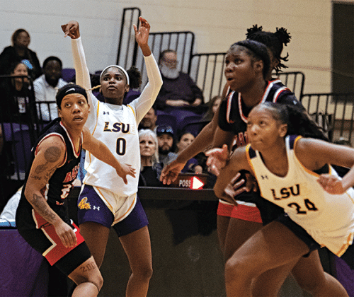 Kamiera McDonald makes one of her four three-point baskets in Wednesday’s victory over Baton Rouge CC. (LSUE photo)