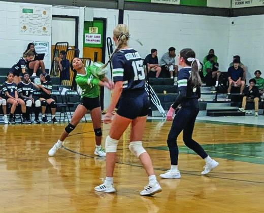 Local volleyball teams ramp up for district play with final tune-ups