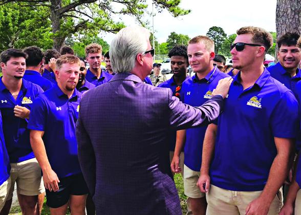 The LSU Eunice baseball team participated in a big sendoff Tuesday morning. To bid farewell and good luck to the Bengals on their World Series bid, LSU President Dr. Wade Rousse and LSUE Chancellor Dr. Nancee Sorenson attended the sendoff, along with quite a few fans providing well-wishes to the Bengals on their way to the JUCO World Series!