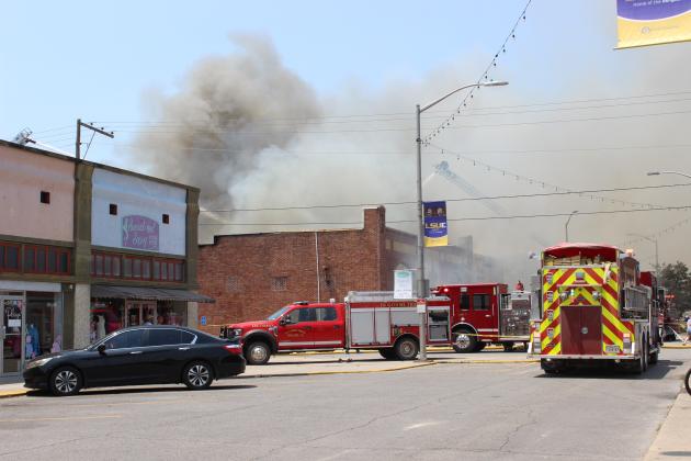 Nick's on 2nd Street on fire