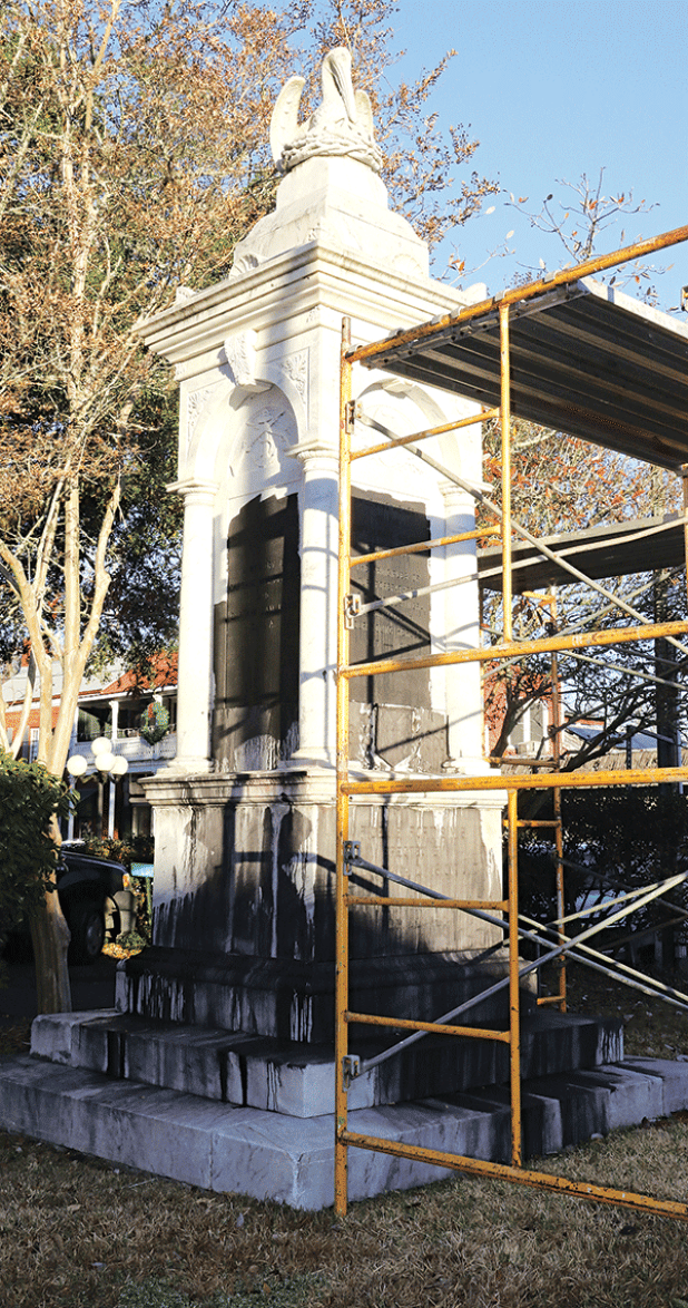 The Confederate monument on the  St. Landry Parish Courthouse grounds was found Jan. 2 to have been painted. The monument is shown on Thursday. (Photo by Harlan Kirgan)