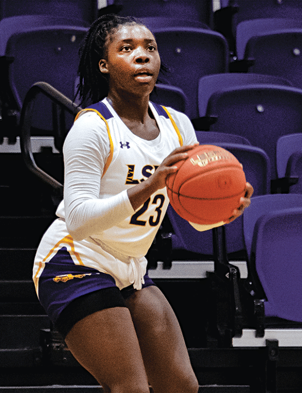 Mariah Heard lines up a shot in a recent home game for LSU Eunice. (LSUE photo)