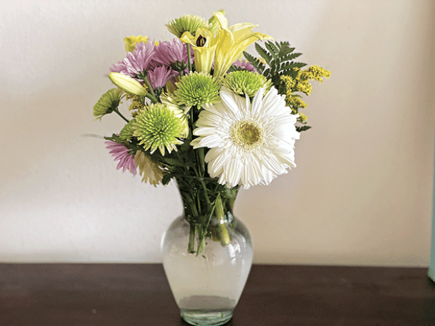 Grow your own cut flowers and take a stab at floral arrangement at home. (Photo by Heather Kirk-Ballard/LSU AgCenter)