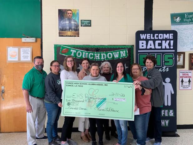 Eunice High Alumni gives donation to Eunice High Renaissance