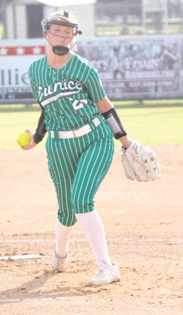 Sophomore pitcher Madelyn Smith. (Photo by Rhett Manuel) 