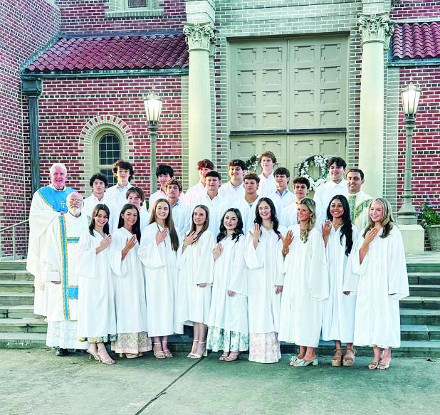 St. Edmund High School honored its Junior class by officially declaring the class as seniors during the school’s Junior Commissioning Mass at St. Anthony Church on May 13.
