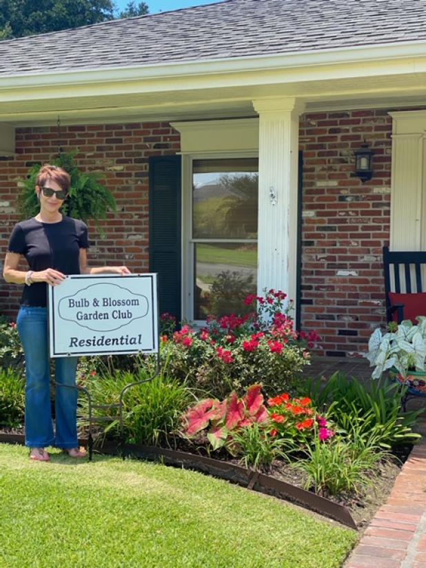 Residential Yard of Month chosen