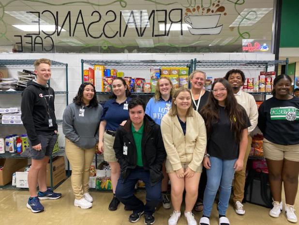 Eunice High Pay It Forward Club holds a food drive