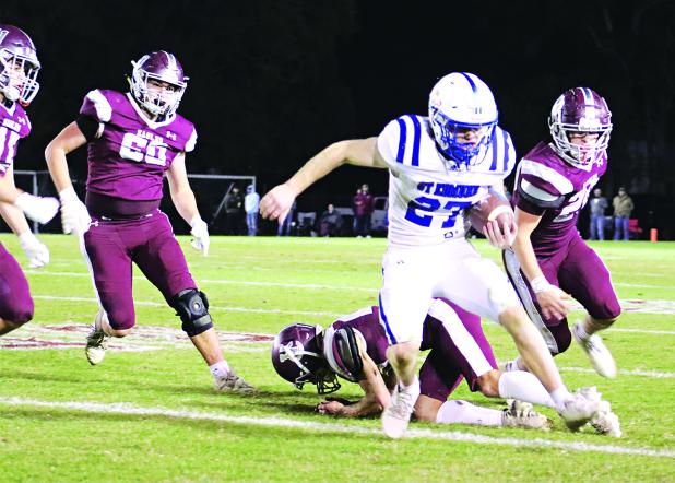 Blue Jay running back Henry Summerlin tallied 212 rushing yards in Friday’s contest against Vermilion Catholic in Abbeville. The Eagles are the top seed in the Division IV Select playoffs. (Photo by Amy Myers)