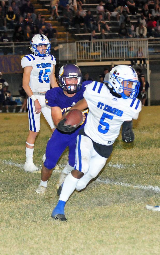Ke'Von Johnson gains yards against OC.