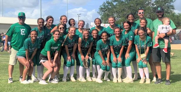 2022 EHS softball team (Photo by Dwight Jodon)
