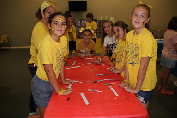 Crafting bracelets at New Hope Fellowship