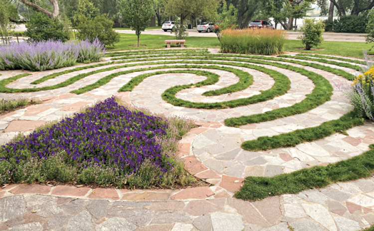 Find stress relief and relaxation by visiting botanical gardens found across the United States. (Photo by Heather Kirk-Ballard/LSU AgCenter)