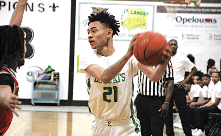 Eunice High senior guard Brilon Ceasar was a key figure in both of the Bobcats’ wins last week. In a huge performance, he scored 27 points in a 79-60 win over the Oakdale Warriors. (Photo by Rhett Manuel)