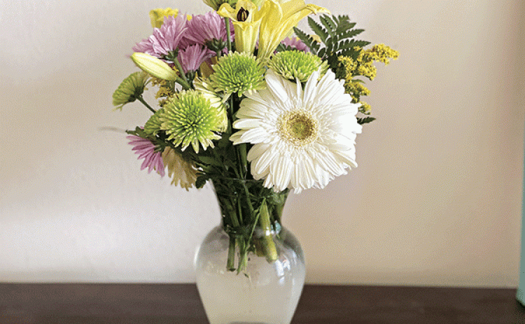 Grow your own cut flowers and take a stab at floral arrangement at home. (Photo by Heather Kirk-Ballard/LSU AgCenter)