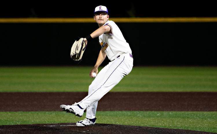 LSUE’s Hudson Spangler pitching. (Photo by Travis Webb)