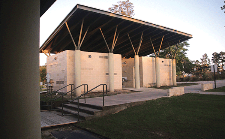 The Eunice City Lake bathroom facility is to be upgraded this year, according to Mayor Scott Fontenot. A concession area is to be added with fishing equipment, and kayak rentals. (Photo by Harlan Kirgan)