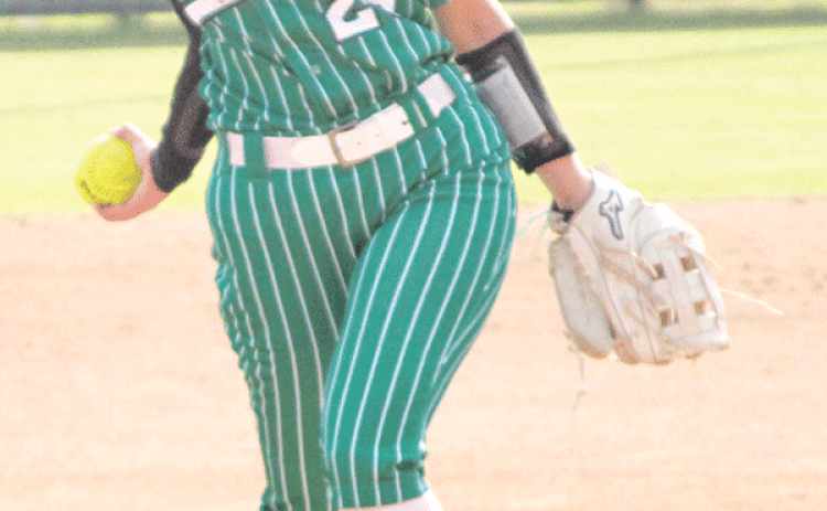 Sophomore pitcher Madelyn Smith. (Photo by Rhett Manuel)
