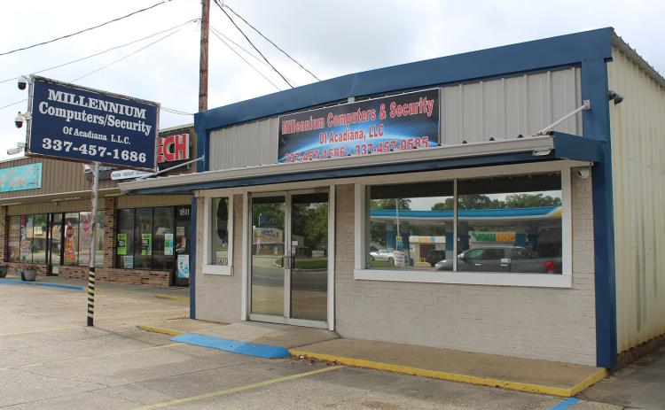 Eunice Fire Department responded to a commercial structure fire Saturday morning at 1821 West Laurel Avenue.