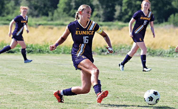 LSUE Bengal’s Salomé Deneubourg controls the ball in Texas. (LSUE photo)