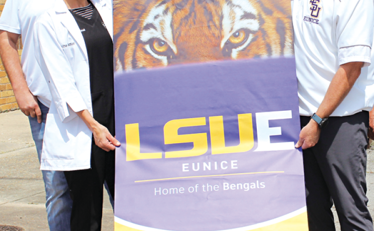 From left, are Mayor Scott Fontenot, Caroline Manuel and LSUE Athletic Director Jeff Willis. (Photo by Myra Miller)