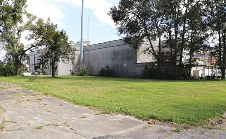 The city is to buy the property adjacent to the Municipal Complex. (Photo by Harlan Kirgan)