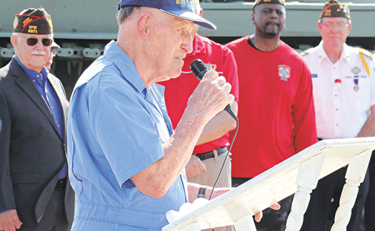 Floyd Young talks about his Air Force service at the Veterans Day observance held at the VFW Post 8971. (Photos by Harlan Kirgan)