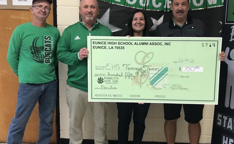 EHS Alumni gives donation to Eunice High