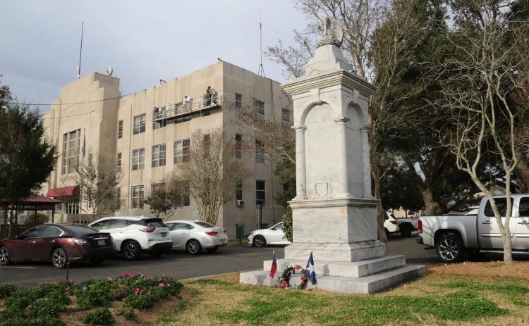 The monument to Confederate soldiers on the St. Landry Parish Courthouse grounds shown in March 2022. (Photo by Harlan Kirgan)