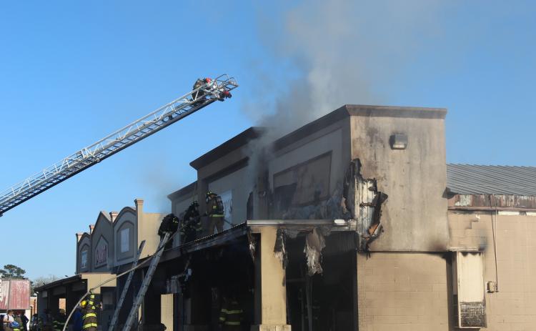 Fire at Ray's Bakery