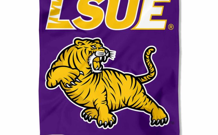 GRAND JUNCTION, Colo. — For most players on the LSU Eunice baseball team, the scenery this week looks nothing like home. Instead of the flat, sprawling rice fields and crawfish ponds of Acadiana, they’re surrounded by dramatic rock formations and the thin mountain air of western Colorado. As the Bengals prepare for their NJCAA Division I JUCO World Series appearance at Sam Suplizio Field Sunday, two sophomores — Aidan Mouton and Jordan Luna — are soaking in every moment of an experience they never imagined